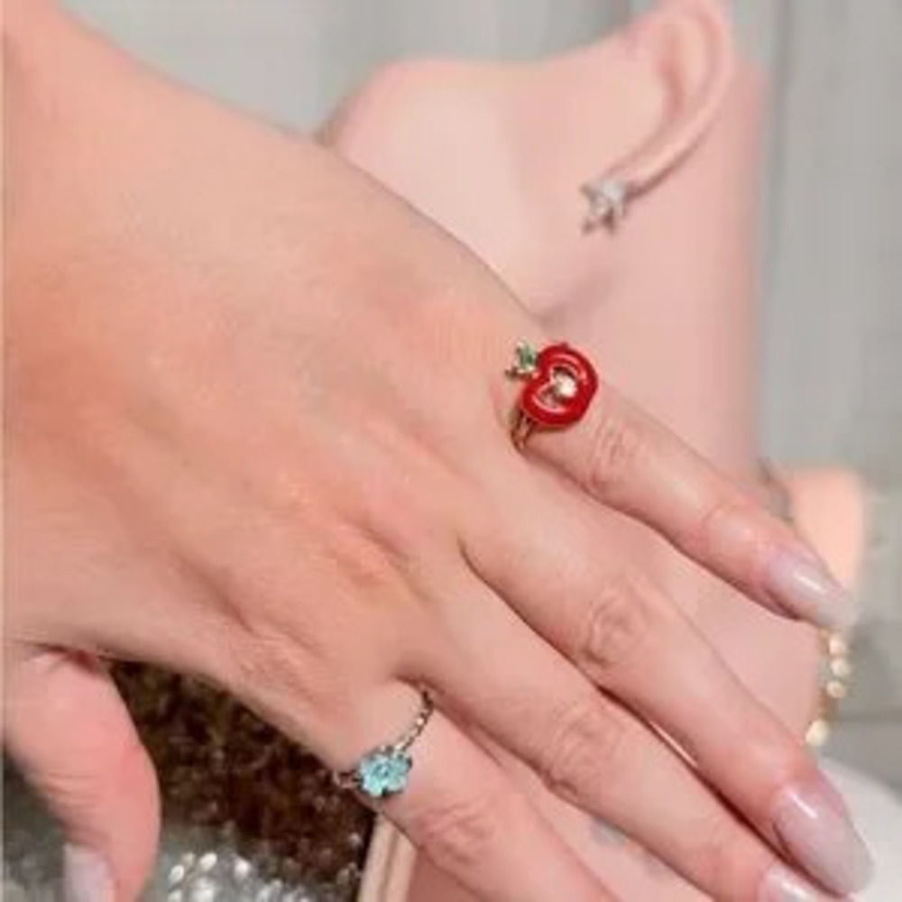 Red Apple Gold Ring ?? - Picture 4 of 4